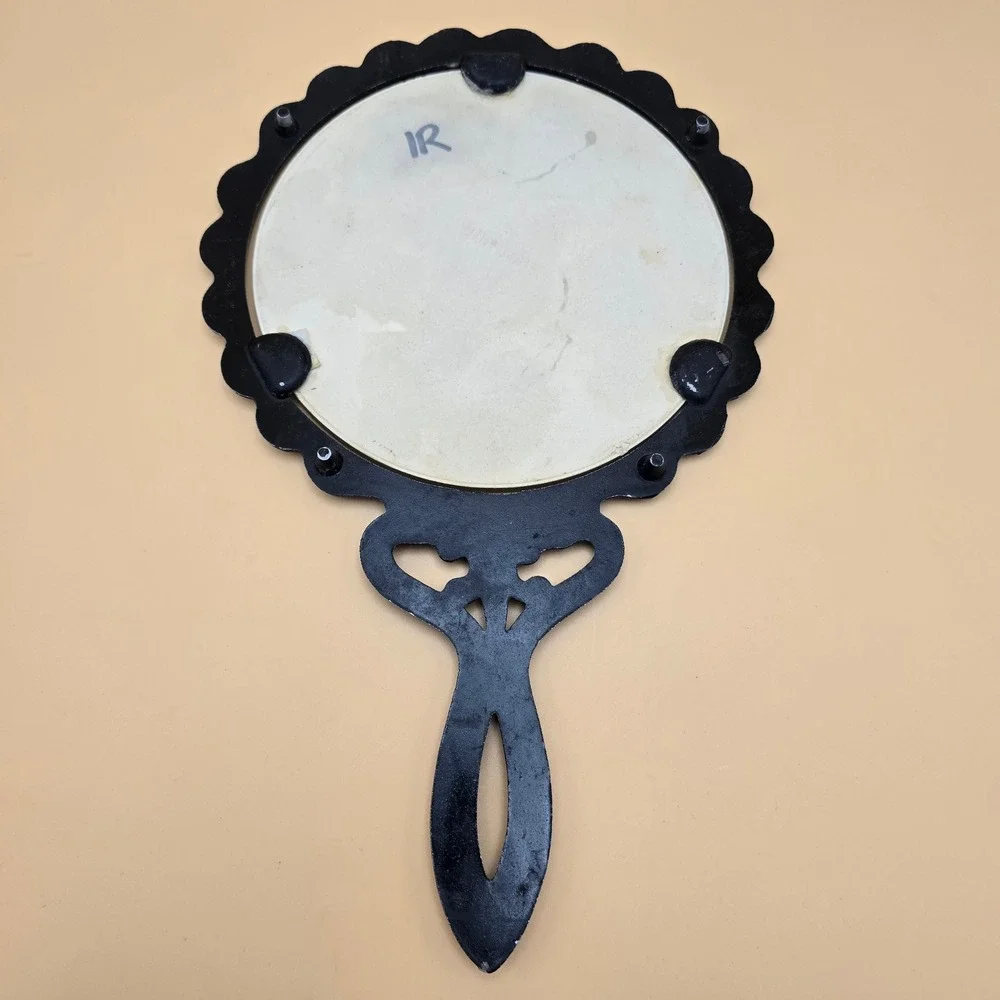 Vintage Mid-State Cast Iron Ceramic Strawberry Trivet Bonnies Kitchen Wall Decor